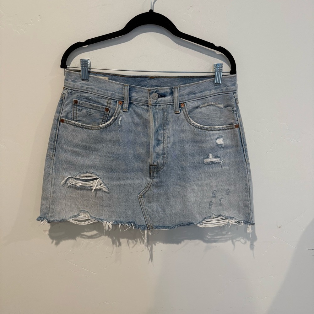 Levi’s Deconstructed Distressed Denim Mini Skirt Womens Size 30 Classic Casual